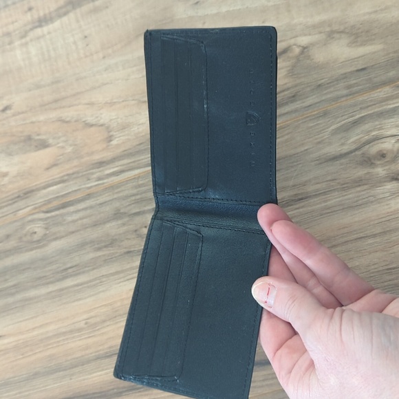 Nike Black Leather Men's Bifold Wallet - Picture 4 of 5